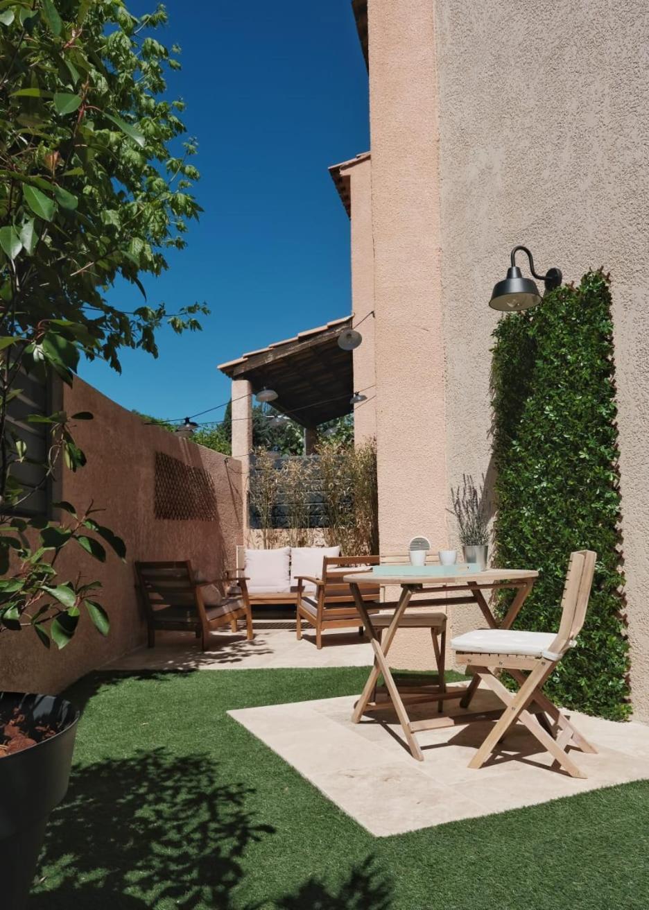 Studio Renove Avec Belle Terrasse เอ็ก-ซอง-โพรวองซ์ ภายนอก รูปภาพ